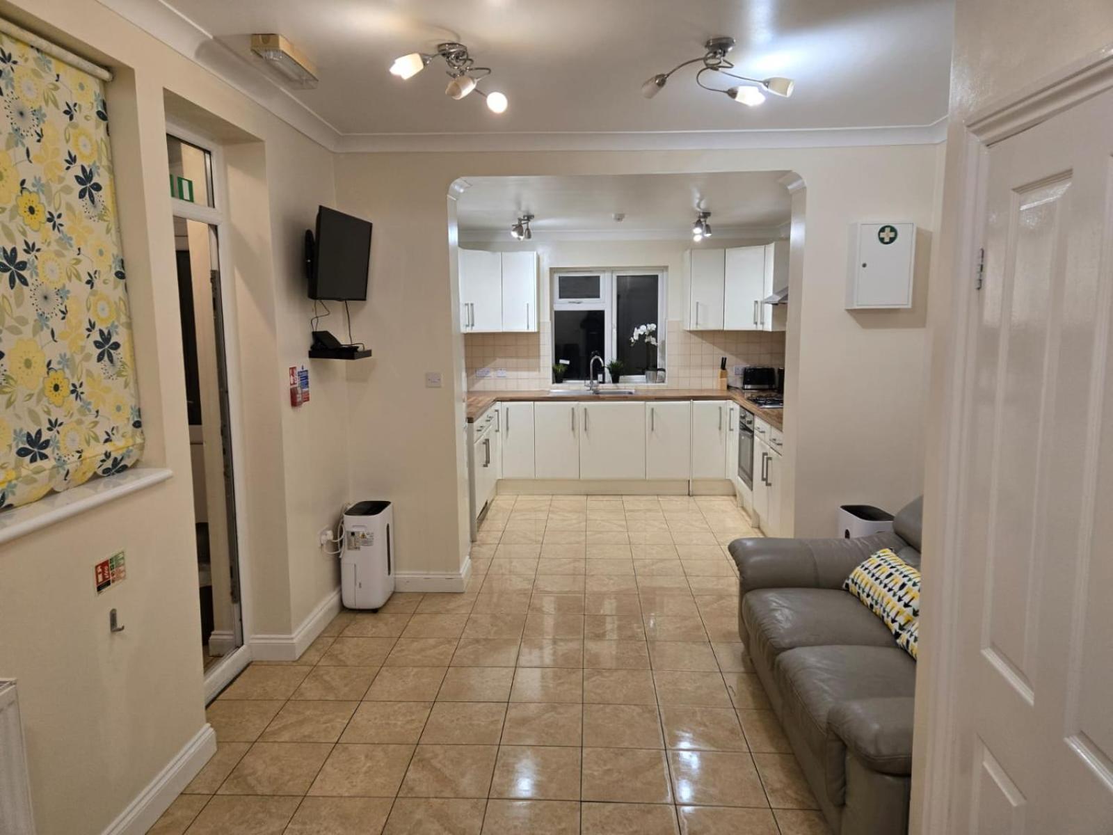Chariss Room 5 Norwood Екстер'єр фото